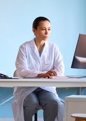 sinomedica-doctor-approach